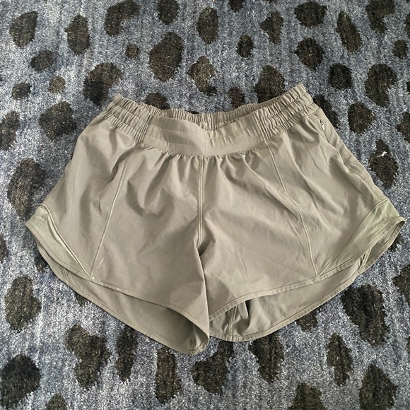 lululemon shorts - Picture 3 of 4